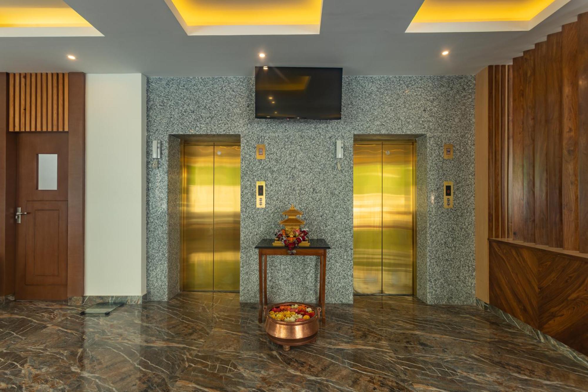 Hotel Crystal Pashupati Kathmandu Exteriör bild