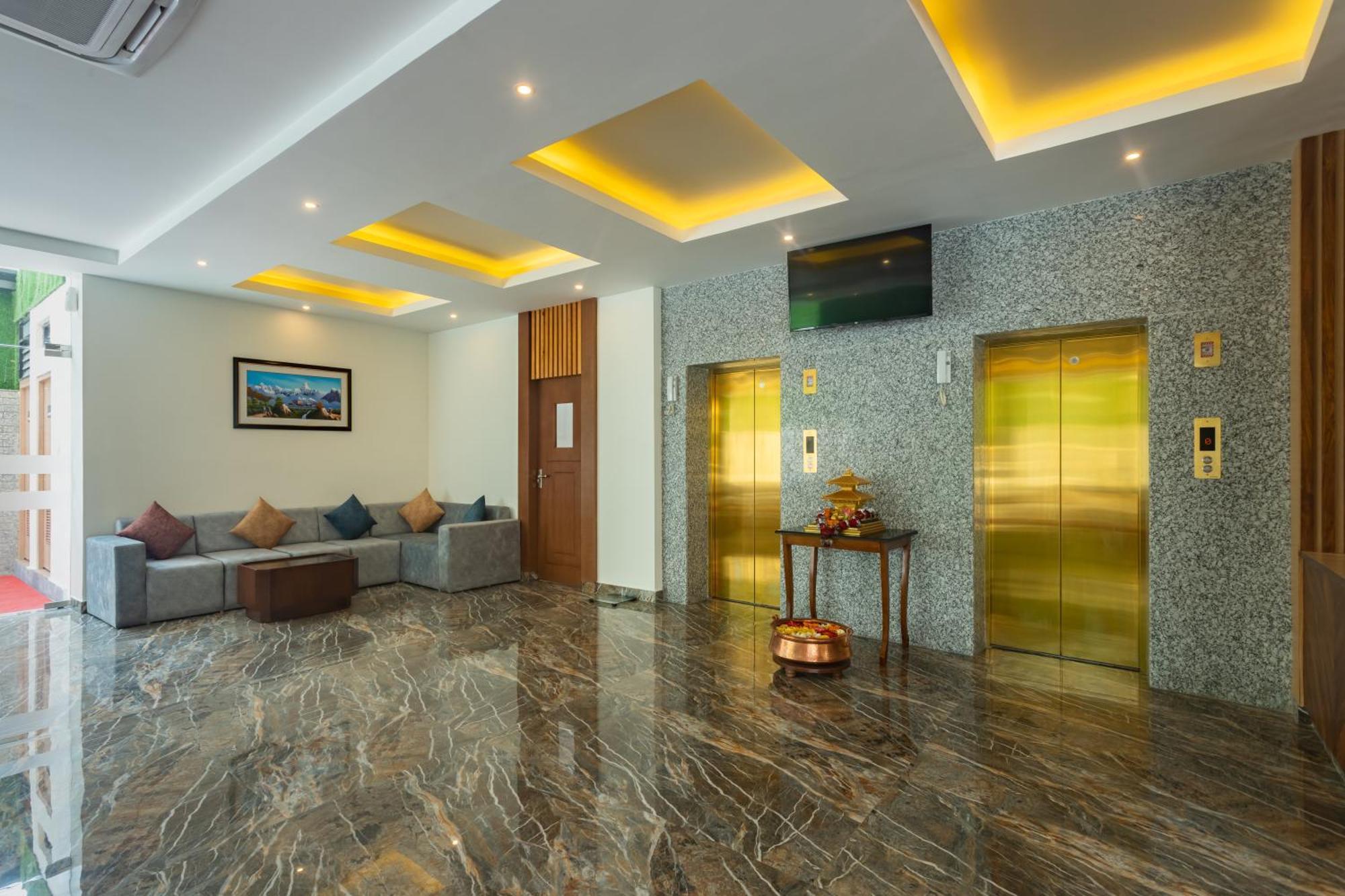 Hotel Crystal Pashupati Kathmandu Exteriör bild